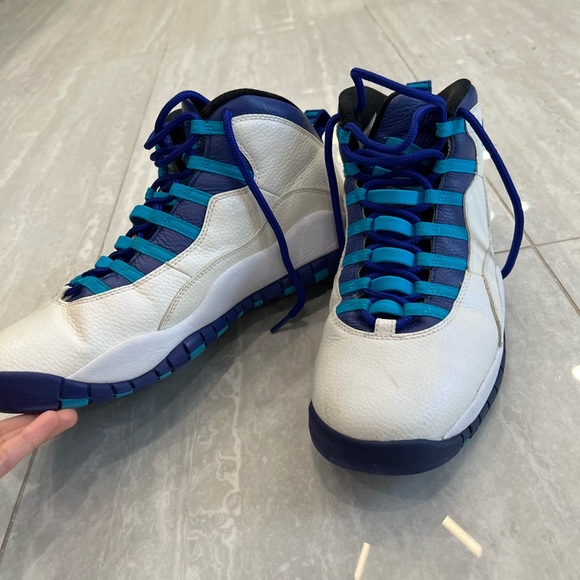 Size 12 Jordan 10 retro Charlotte Hornets 2016 - Picture 3 of 4